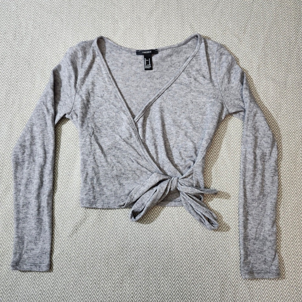 Forever 21 Gray Knit Long Sleeve Wrap Crop Top V-Neck Side Tie M2947 Medium